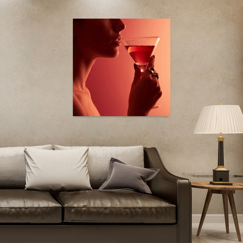 Sip of Red Elegance, art mural contemporain élégant, H 32 po x l 32 po