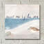  «Meet Me By The Sea» par Katie Doucette, art mural en verre acrylique, 12 po x 12 po