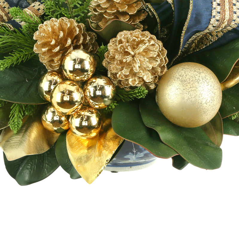 Arrangement floral de magnolia dans un vase