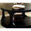 Table basse ronde en bois massif de 18 pouces de haut de 36 pouces de diamètre de style transitionnel avec finition noire antique et tablette supplémentaire H