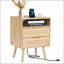 Table de chevet en rotin Boho avec tiroir, tablette ouverte et station de charge pour une commodité accrue dans la chambre à coucher