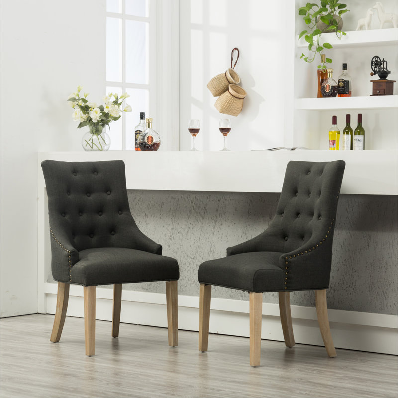 De 2 chaises à oreilles grises en bois massif à la mode avec têtes de clous (2)