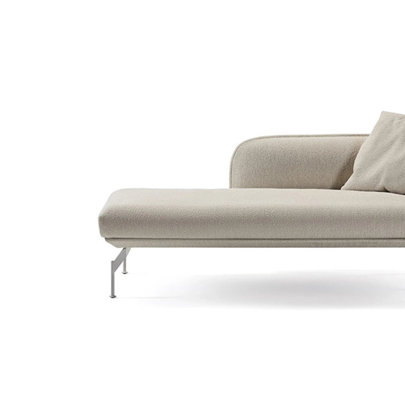 Chaise en pin massif et élégant, Accoudoir à droite (vu de face)