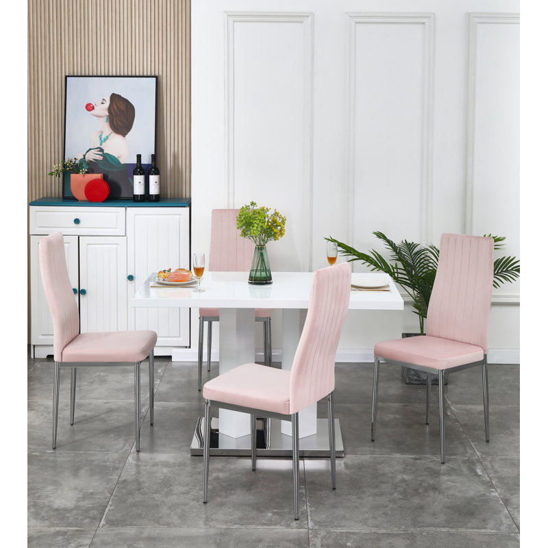 Brittlynn 4 - Person Dining Set, Pink