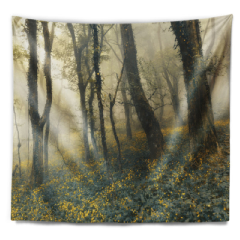 Forêt mystérieuse dans la tapisserie de brouillard Landscape, H 78 po x l 92 po