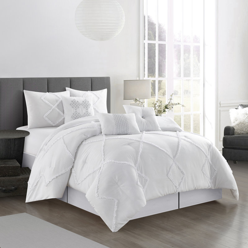 Alissar White Microfiber Queen 7-Piece Comforter Set