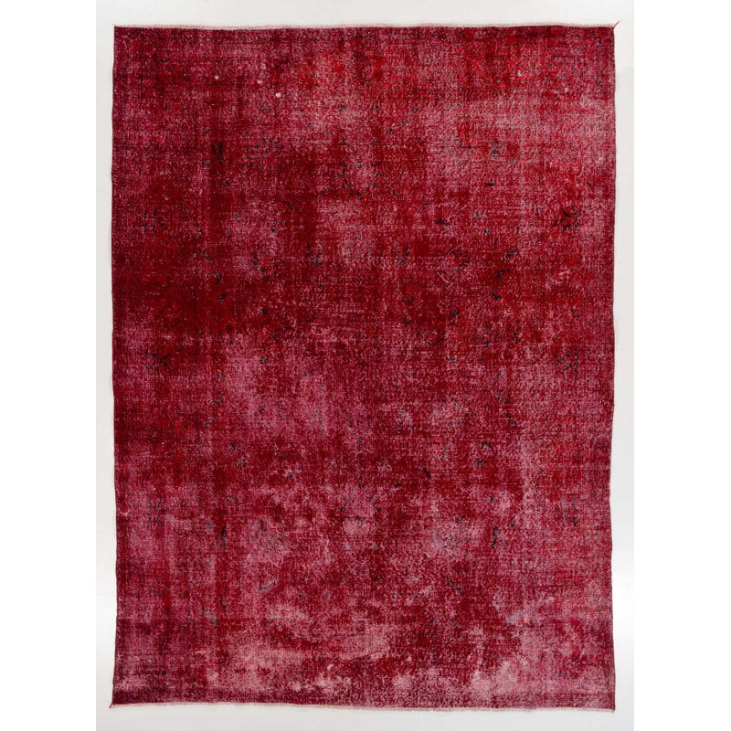 Tapis turc moderne vieilli 7,4 x 10 pi fabriqué à la main et teint en rouge