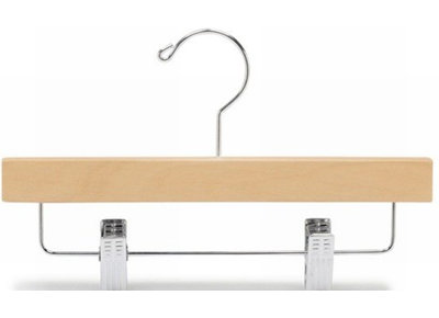 Cintre en bois pour chambre de bébé