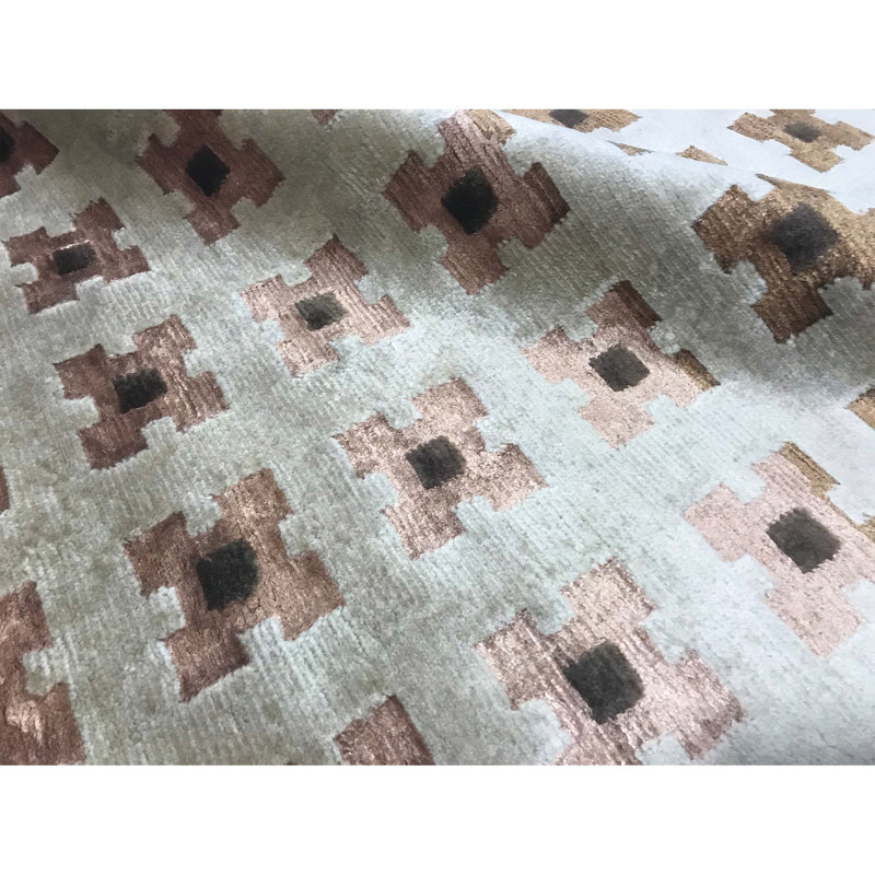 Hand-Knotted High-Quality Beige Area Rug