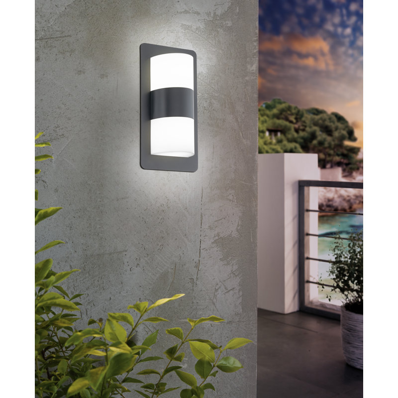 Winterhaven 2 - Bulb 35cm H Outdoor Flush Mount, Black