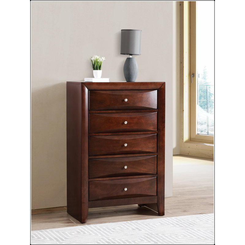 Commode à cappuccino Marilla G1525-CH avec une construction durable et un design élégant pour les chambres modernes