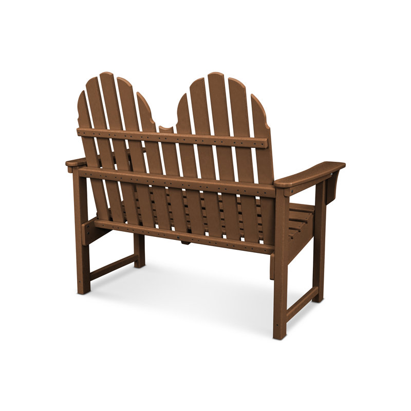 Banc Adirondack 48 po Cape Cod, Cabane