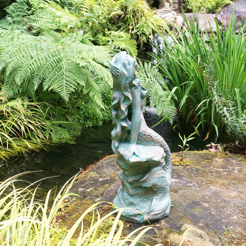 Statue de sirène sur la côte, H 20 po x l 8 po x P 9 po, Bronze patiné