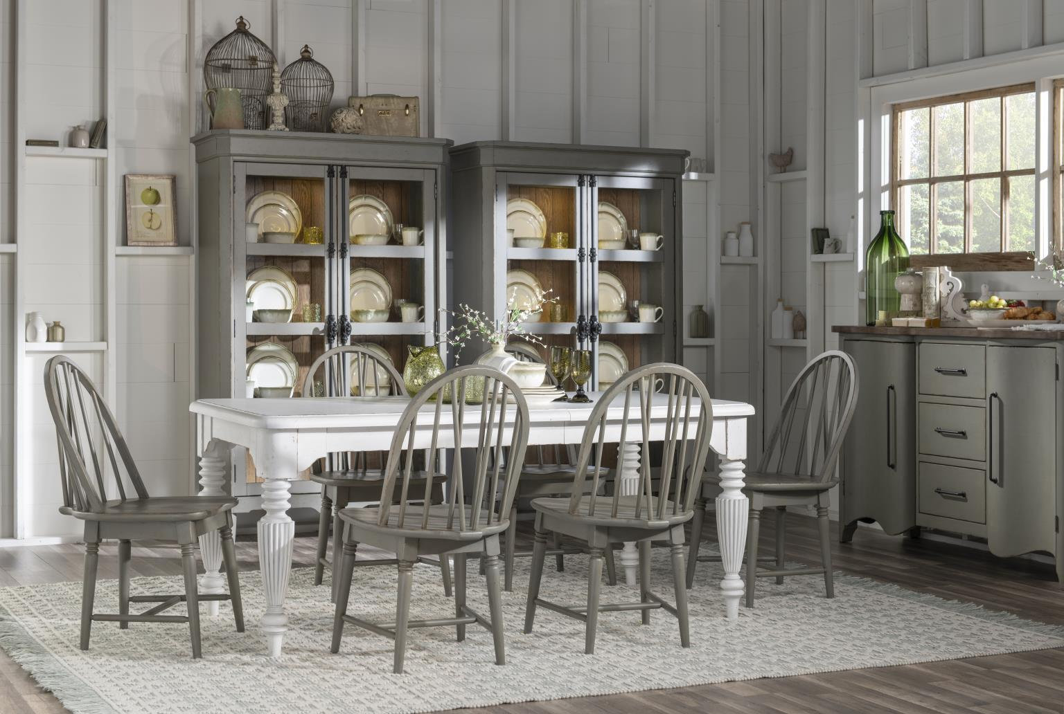 Country Living 60" Extendable Table