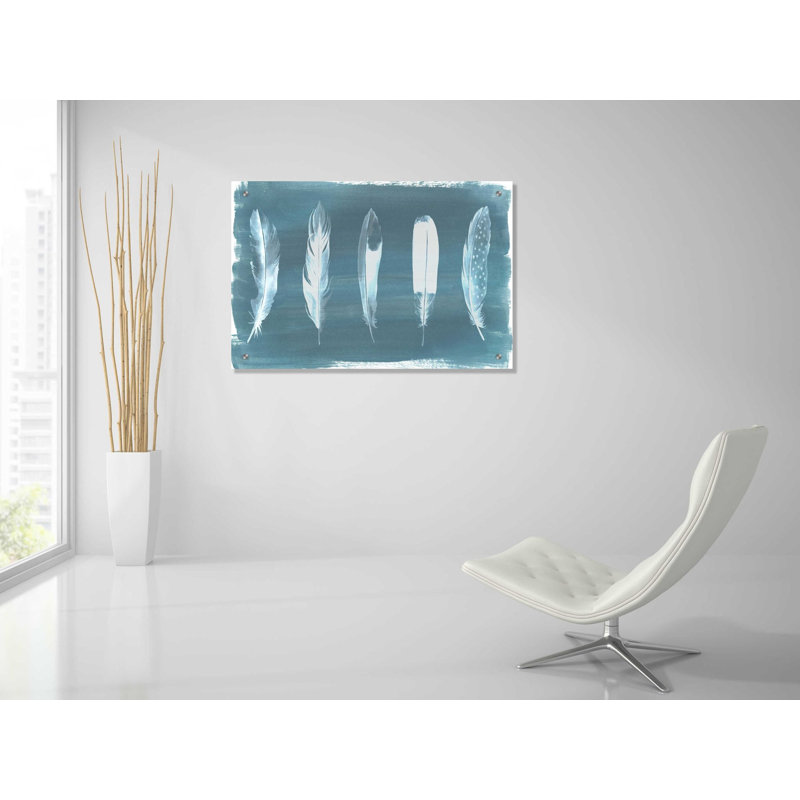 «Feathers on Dusty Teal» par Grace Popp, art mural en verre acrylique, H 24 po x l 36 po x P 0,2 po