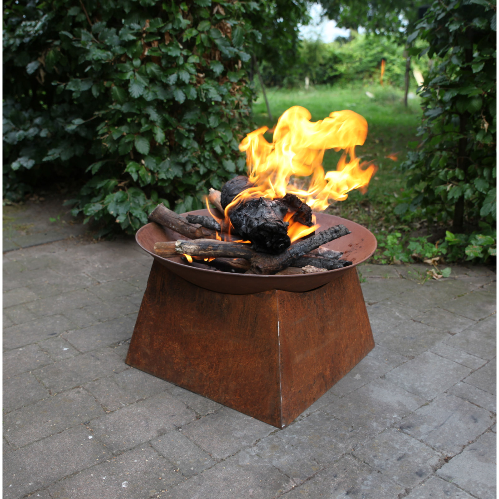 Howland Outdoor Fire Pit, 8.1" H x 23" W x 23" D
