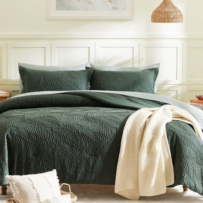 Dark Green Queen Comforter Set, 7-Piece Botanical Bed in a Bag, All-Season Textured Bedding Set with Sheets, Pillowcases & Shams