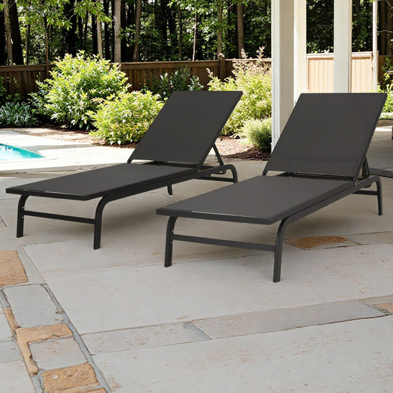 CHAISE LUNGE