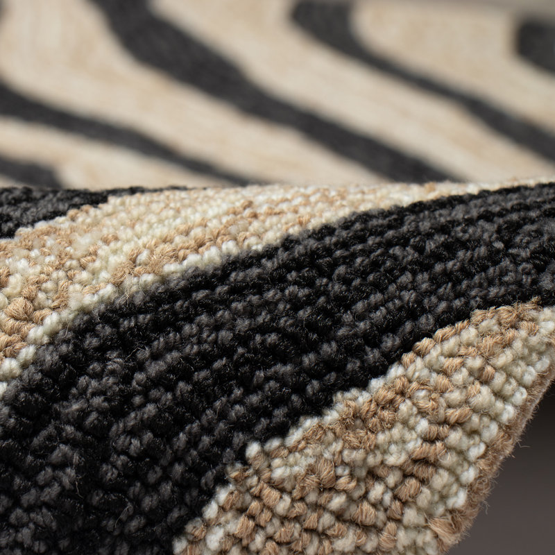 Ravella Hand Tufted Animal Print Indoor / Outdoor Rug, Runner 2' x 8'