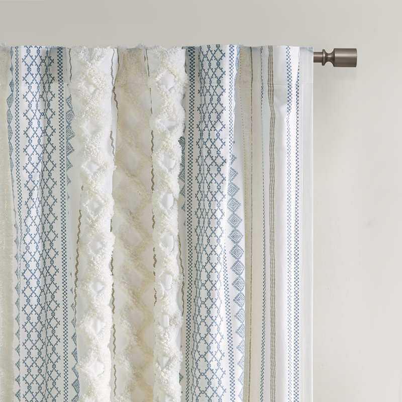 Panneau de rideau simple Boho Imani, L 50 po x L 84 po, Blanc / Bleu marine