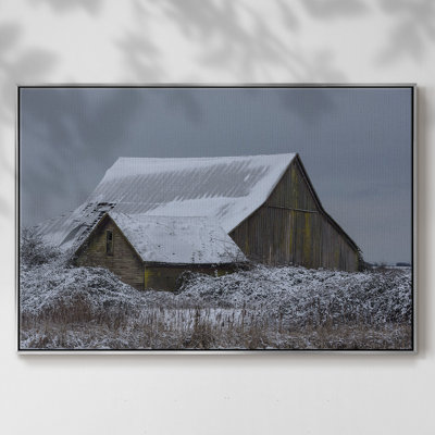 Winter Barn, impression sur toile encadrée