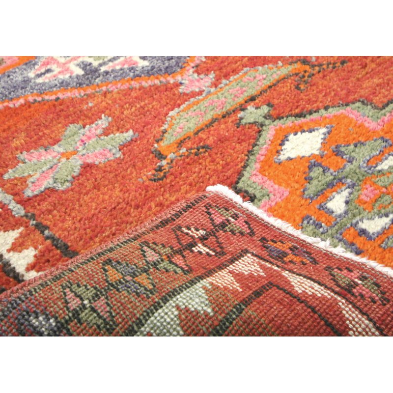 Tapis de couloir unique en laine noué à la main de style années 1960 de 3 pi x 13 pi 4 po en rouge / orange / ivoire