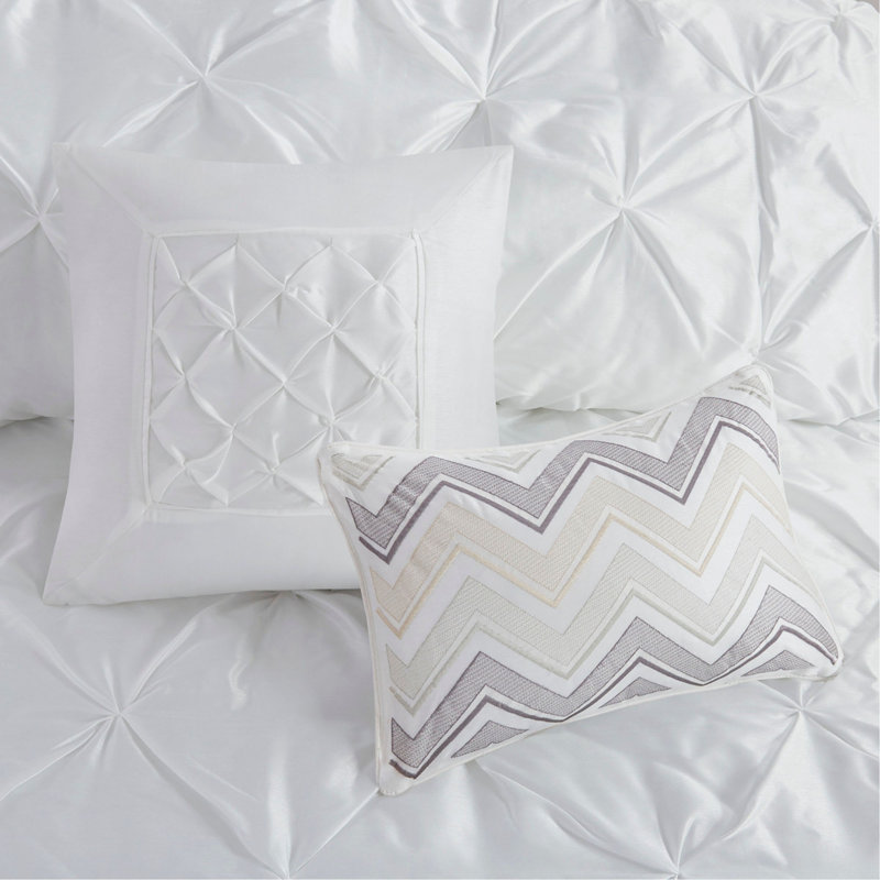 7 Piece Tufted Comforter Set, Full / Double Comforter + 6 Additional Pieces, White