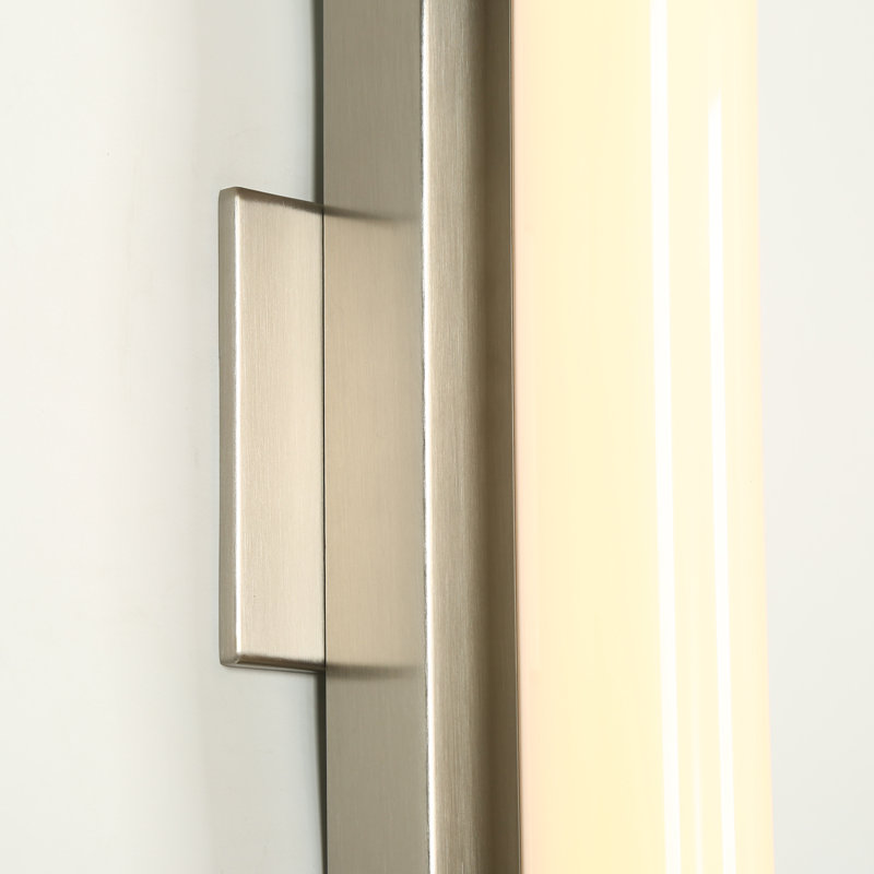 Applique murale linéaire pour salle de bain à DEL avec finition nickel électrolytique et abat-jour PC