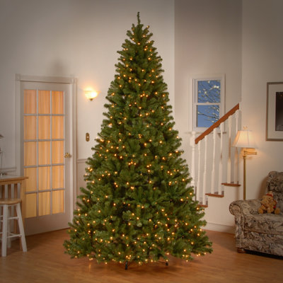 Leilonie Pre-Lit Spruce Christmas Tree