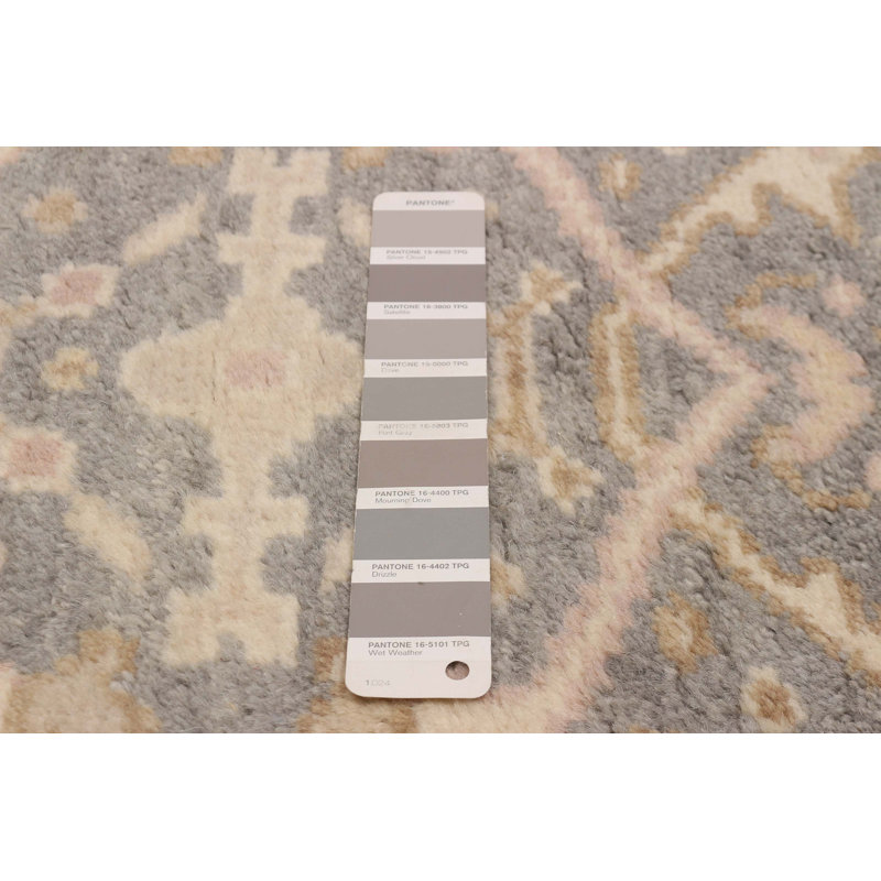 Tapis gris Royal Oushak 4 pi 1 po x 4 pi 1 po
