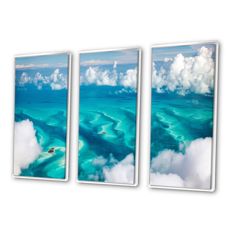 Bahamas Arial View - Ensemble de 3 toiles encadrées nautiques et côtières, H 28 po x l 36 po x P 1 po, Blanc