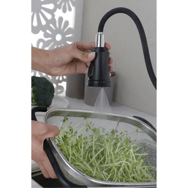 Robinet de cuisine escamotable noir mat, fabrication artisanale en acier inoxydable, buse rotative à 360 ° pour l'expérience de l'utilisateur, corrosion et rouille, poignée simple pour réguler l'eau fabriquée, rotatif sans effort