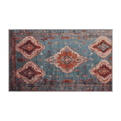 Tapis gris soyeux et moelleux