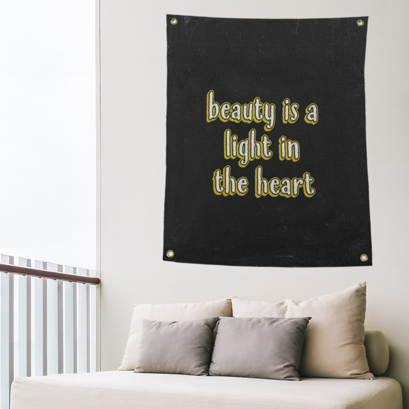 Tapisserie tableau noir en polyester citation beauté, H 59 pi x l 50 po, Jaune