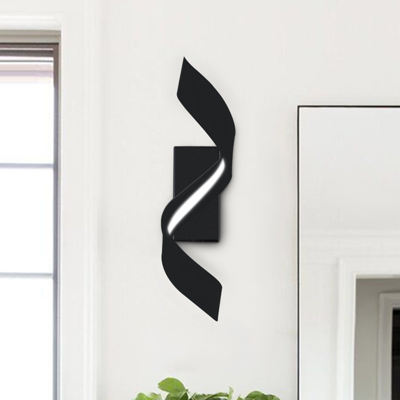 Alleigh LED Wallchiere, Black