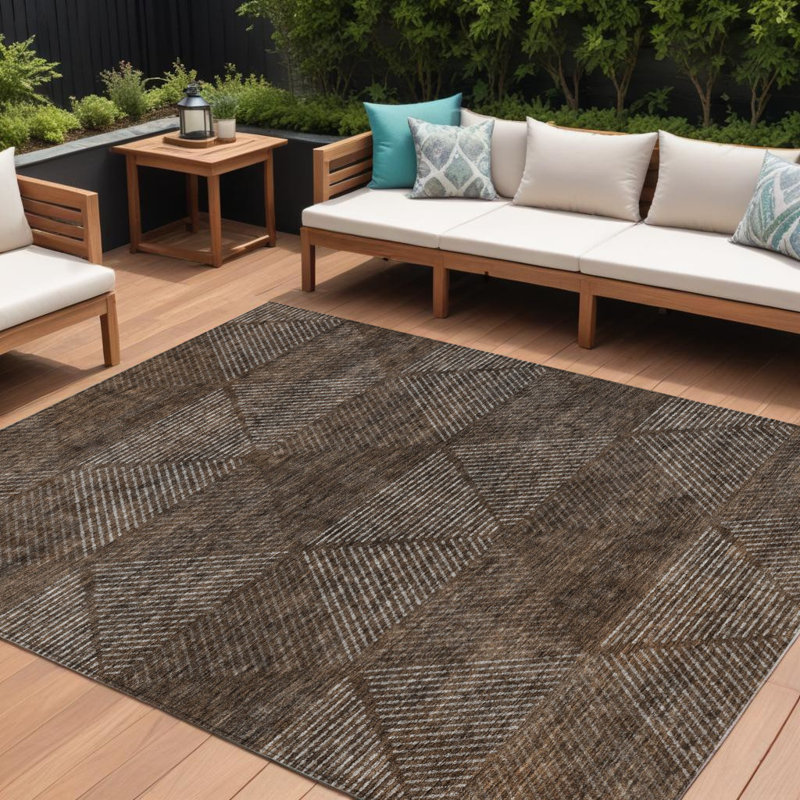 Tapis intérieur / extérieur géométrique lavable brun et taupe 9 pi x 12 pi