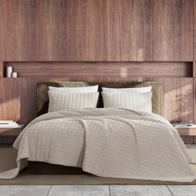 Wonderful Velvet 3-piece reversible quilt set