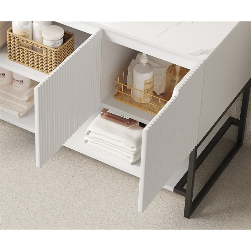 Comptoir et armoire autoportante en pierre frittée blanche Carrara de 48 po avec 3 portes et tablette ouverte TULIO