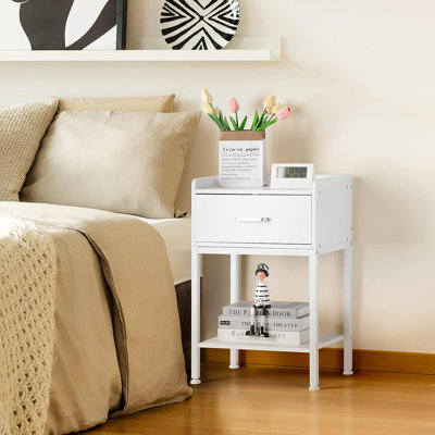 Azulejos 15.7'' W Metal Nightstand