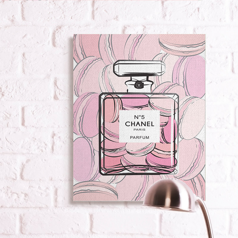 «Pink Macaron Dessert Perfume Fashion» par Martina Pavlova, reproduction d'art graphique, H 30 po x l 24 po x 1,5 po