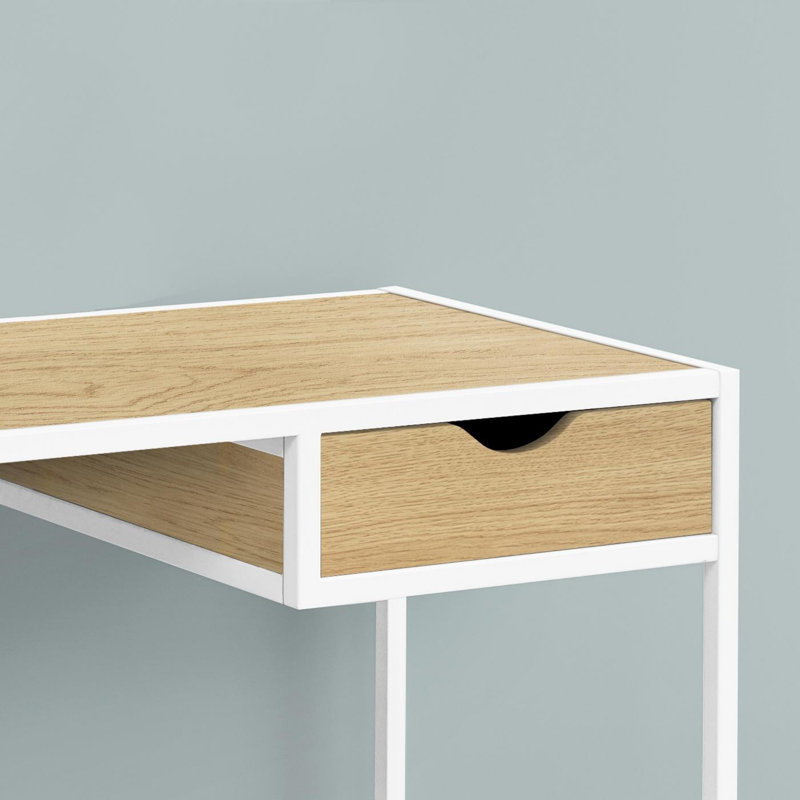 Bureau d'ordinateur moderne et minimaliste, Naturel