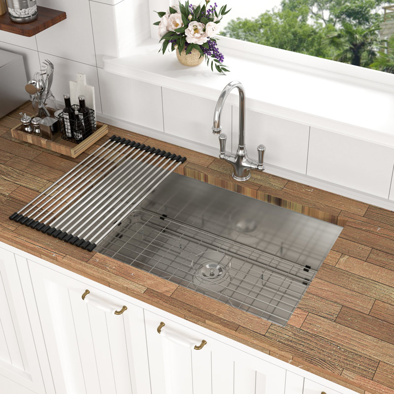 Lavabo de cuisine 33 po - encastré en acier inoxydable avec intérieur et insonorisation 33 po x 19 po x 9 po Conception facile d'entretien