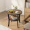 Table d'appoint ronde industrielle 23,6 po avec tablette de rangement à 2 niveaux et pieds courbés en métal