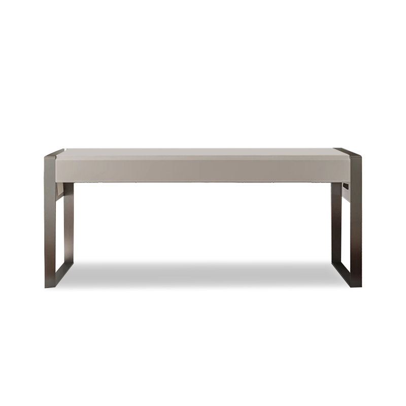 Bureau en bois massif et cuir de selle blanc, H 29,53 po x l 62,99 po x P 23,62 po