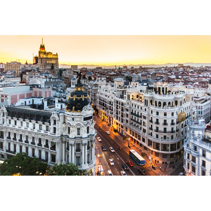 Gran via, Madrid - photographie sur toile tendue, L 32 po x H 48 po