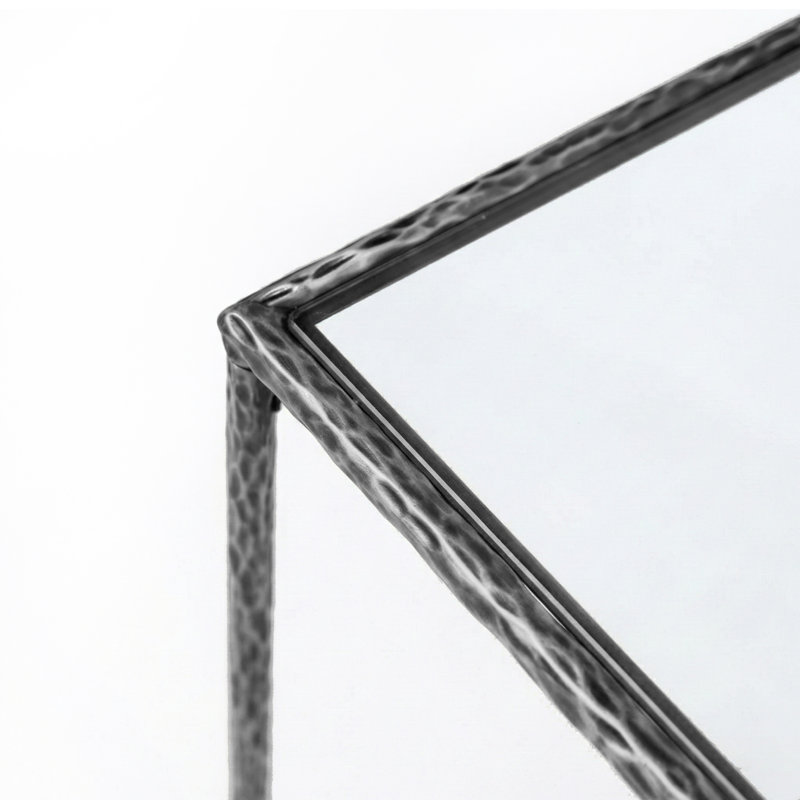 Ensemble de 2 tables basses en métal martelé à motif en X de style moderne Lalia, Gris mat