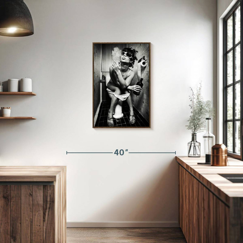 Femme dans la toilette, Floating Frame Walnut, 21 po x 31 po