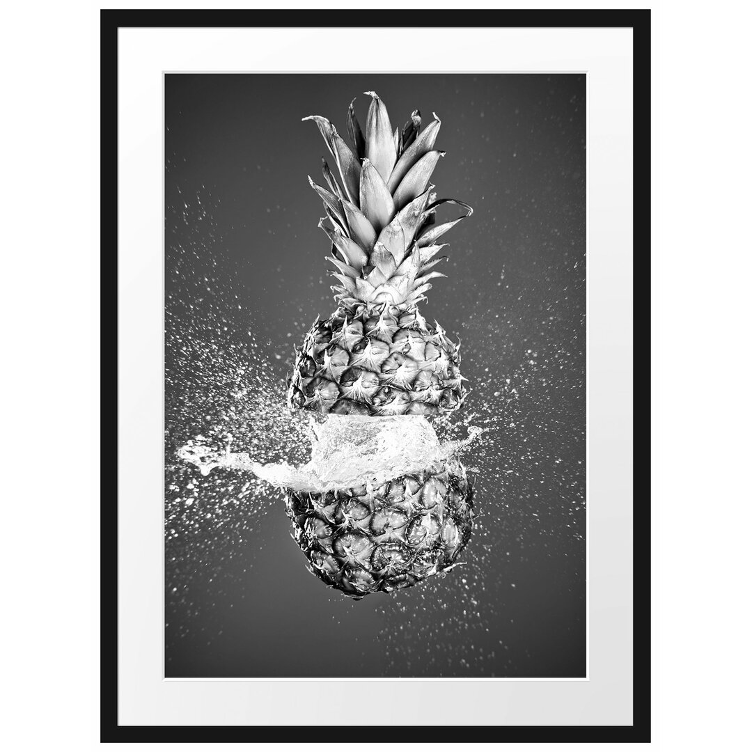 Gerahmtes Poster Ananas mit Wasser Bespritzt