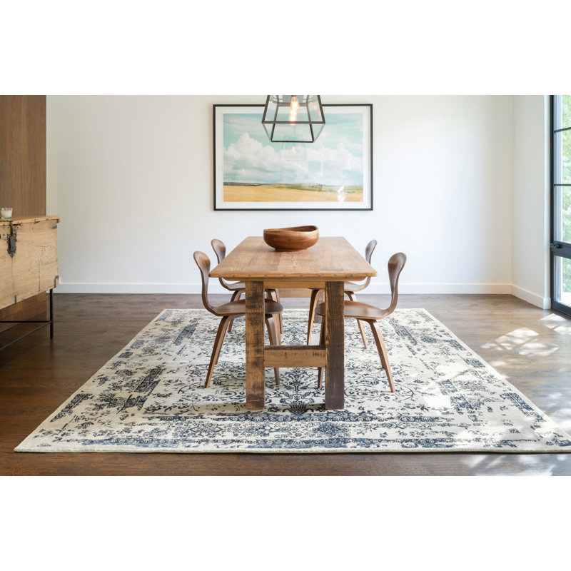 Pearl Hand Knotted Oriental Indoor Rug, Rectangle 5'6" x 8'6"