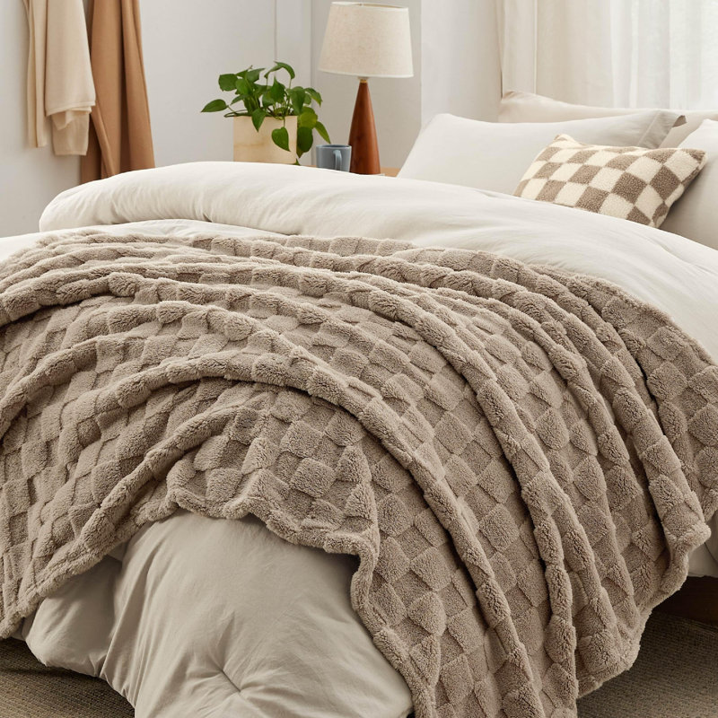 Bedsure Boho Comforter Set With Plaid Throw Blanket And Decorative Pillow, Pink Plaid, King Comforter + 4 Additional Pieces